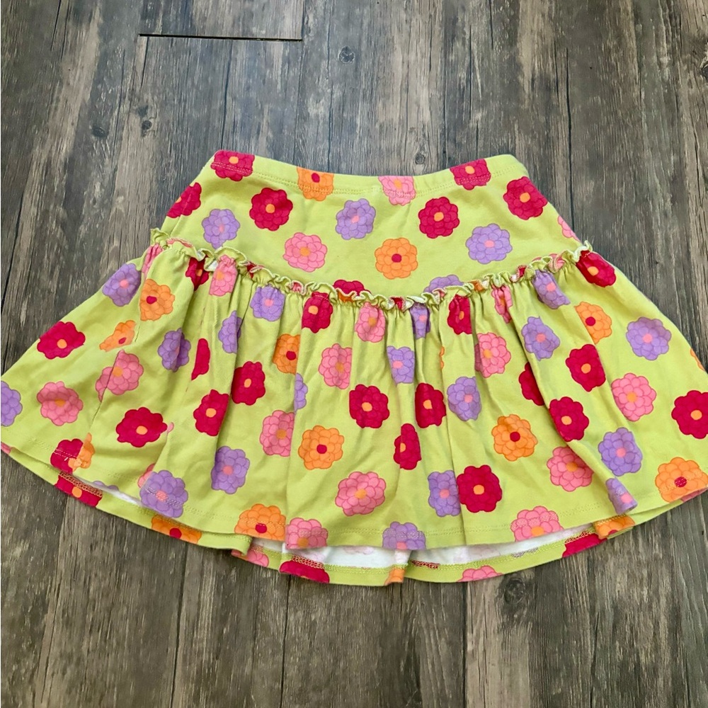 Green Ruffle Mini Skirt with Multicolored Floral Print ☘️💐